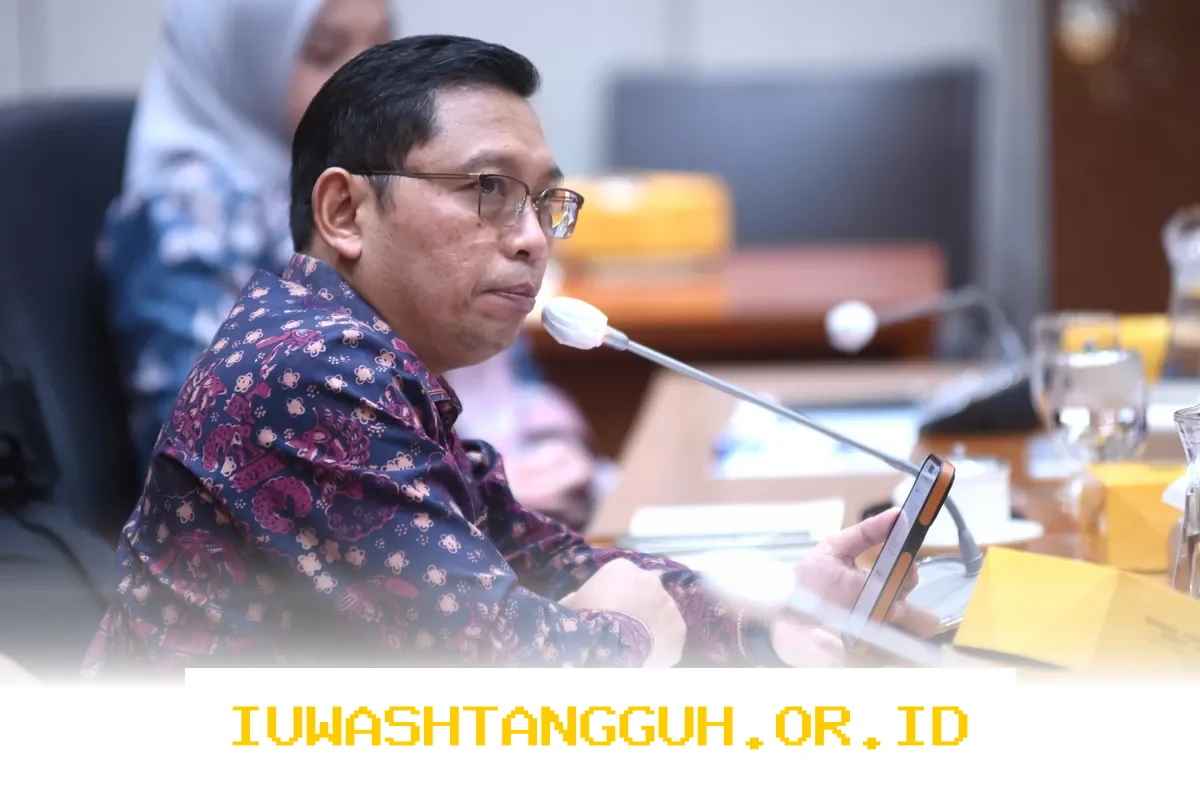 DPR Soroti THR yang Dipakai Akali, Usai PHK Massal Dihentikan Perusahaan