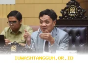 Guru Honorer Jadi Tersangka, DPR Minta Kajian Ulang Rangkap Jabatan Sesuai KUHP Baru