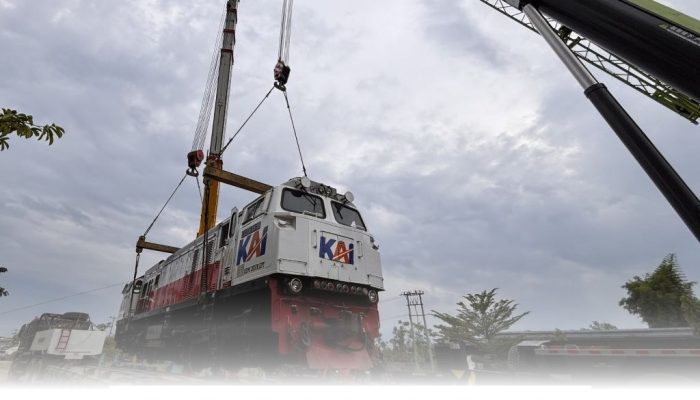 KAI Logistik Siapkan 12 Lokomotif untuk Angkutan Lebaran di Pulau Jawa!