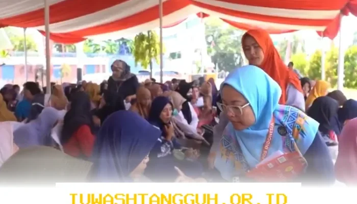 Bansos Rp8 Juta Disalurkan via PT Pos Indonesia, Ini Syarat dan Kategori Penerimaannya