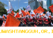 Buruh Geruduk Kemenaker Menuntut THR Bersih dari Pemotongan Pajak