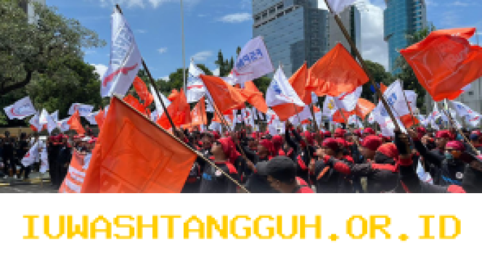 Buruh Geruduk Kemenaker Menuntut THR Bersih dari Pemotongan Pajak