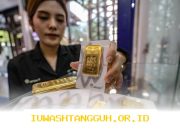 Harga Emas Antam Melonjak Rp27 Ribu Sementara KPPU Kenakan Sanksi pada 97 Perusahaan Pinjaman Online