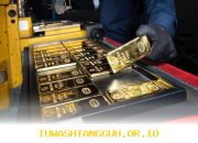 Harga Emas Global Kembali Terpuruk, Minyak Mentah dan Dolar AS Melemah Tajam