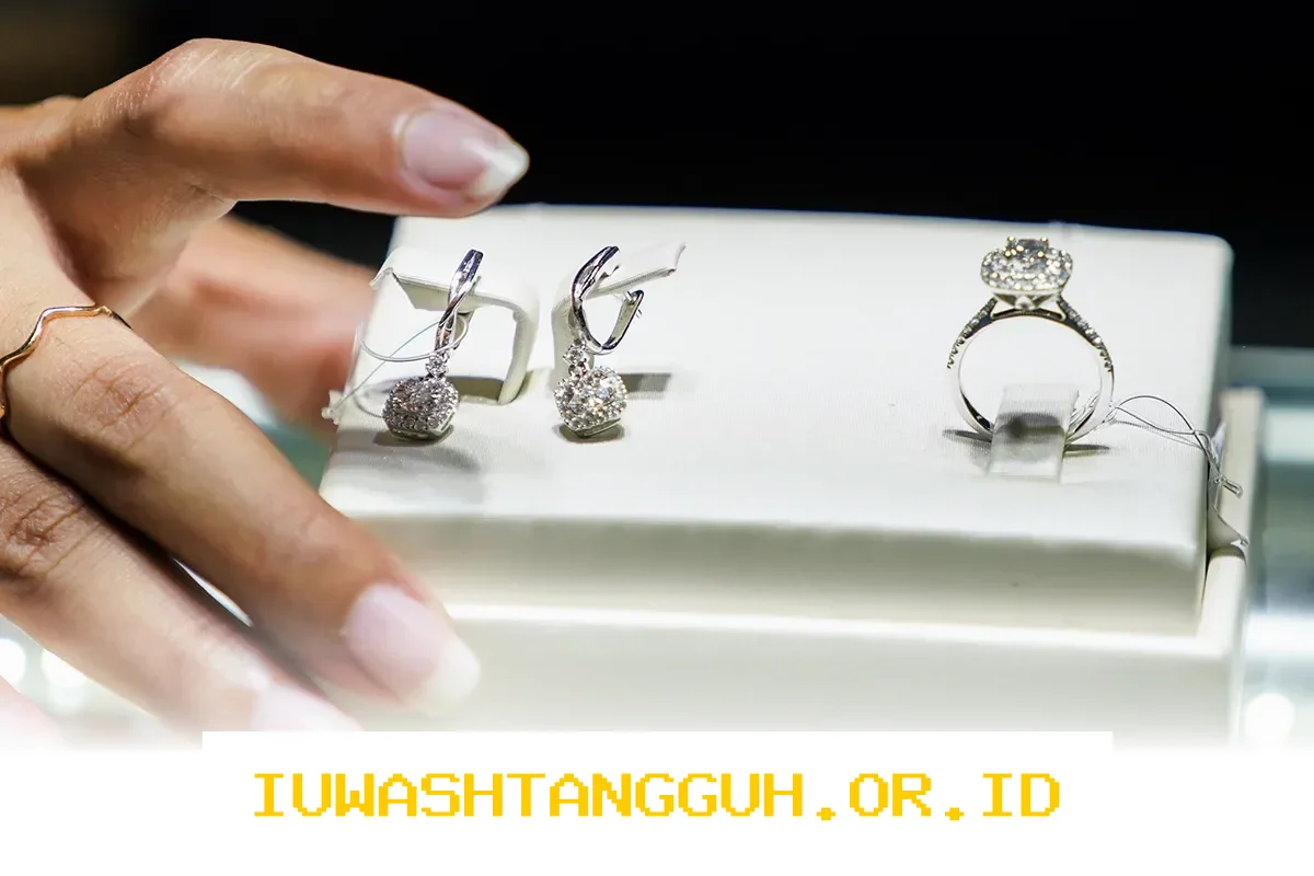 Harga Jual Emas 24 Karat pada 14 Maret 2026 Mengalami Penurunan Menjadi Rp2.645.000 per Gram
