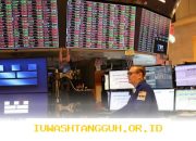 Indeks Saham Amerika Serikat Anjlok Tajam Menjelang Akhir Pekan