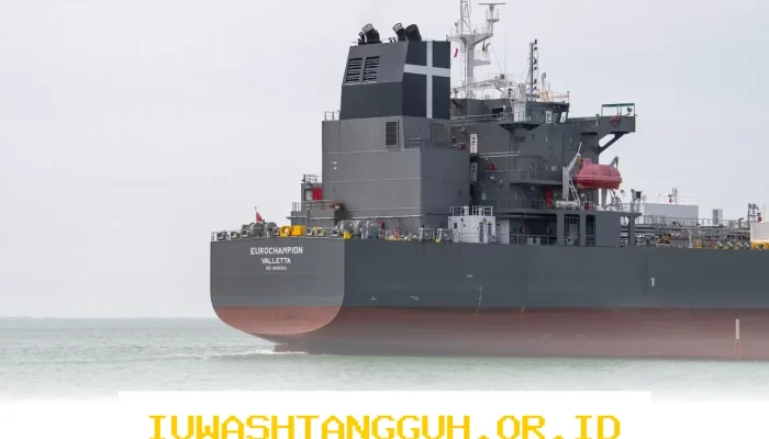 Iran Izinkan Sejumlah Negara Melintas di Selat Hormuz Secara Terbatas