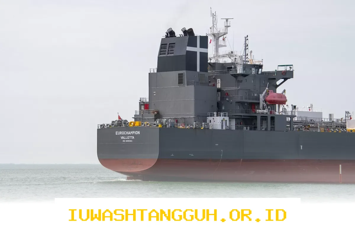Iran Izinkan Sejumlah Negara Melintas di Selat Hormuz Secara Terbatas