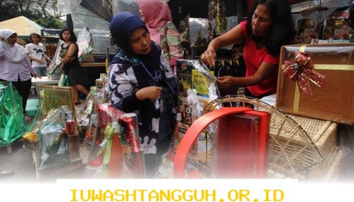 Mengatur Keuangan Saat Belanja Hampers Lebaran agar Tak Menguras Kantong