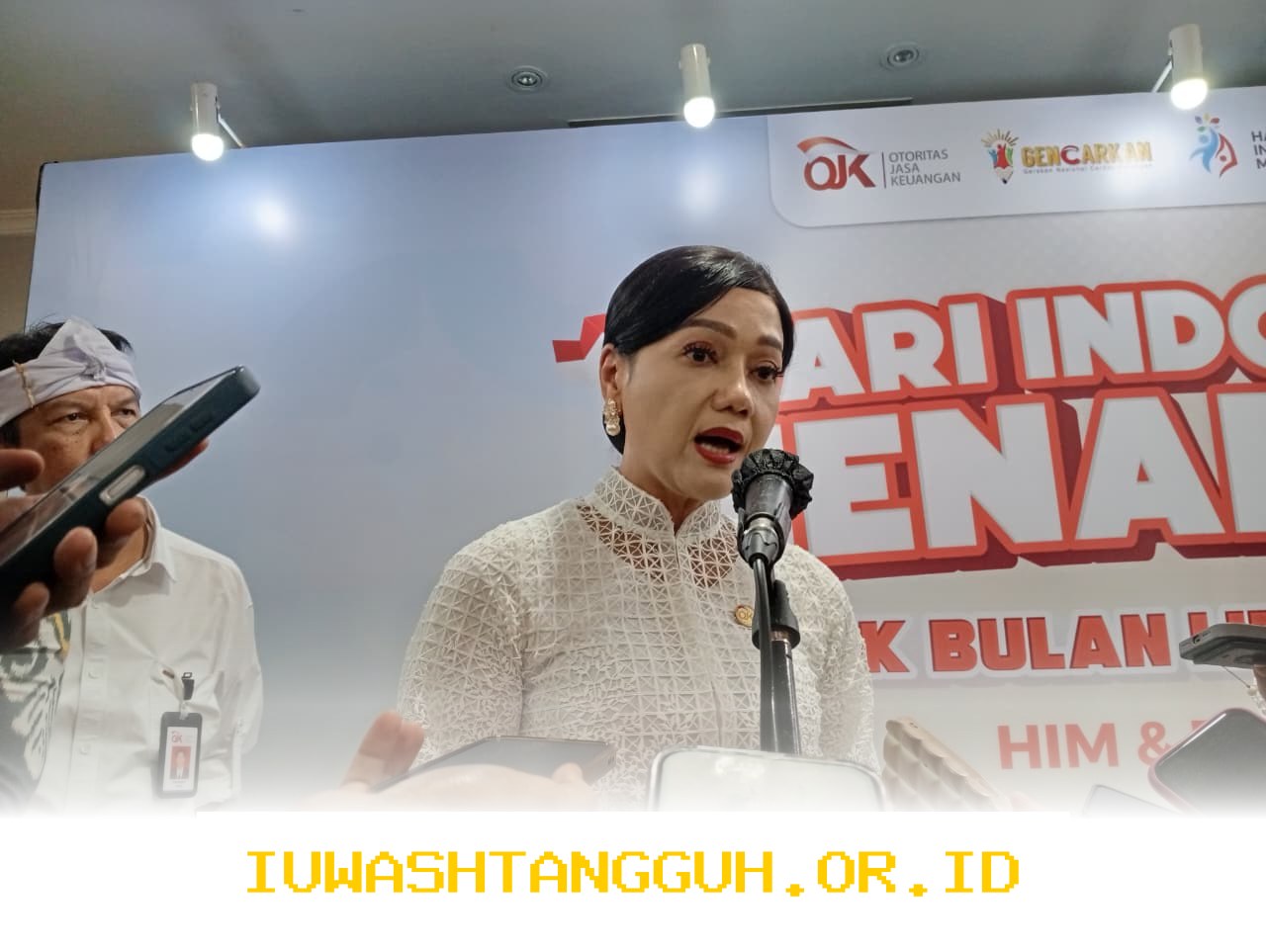 OJK Evaluasi Pengaruh Perubahan Outlook Fitch Ratings terhadap Stabilitas Keuangan Indonesia