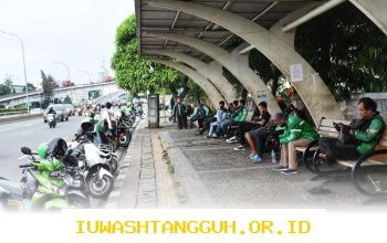 Pemerintah Targetkan Penghematan Subsidi BBM Melalui Program Elektrifikasi Ojek Online