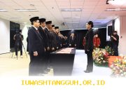Pjs Ketua OJK Resmikan Pejabat Departemen dan Kepala OJK Wilayah melalui Upacara Pelantikan Terpadu