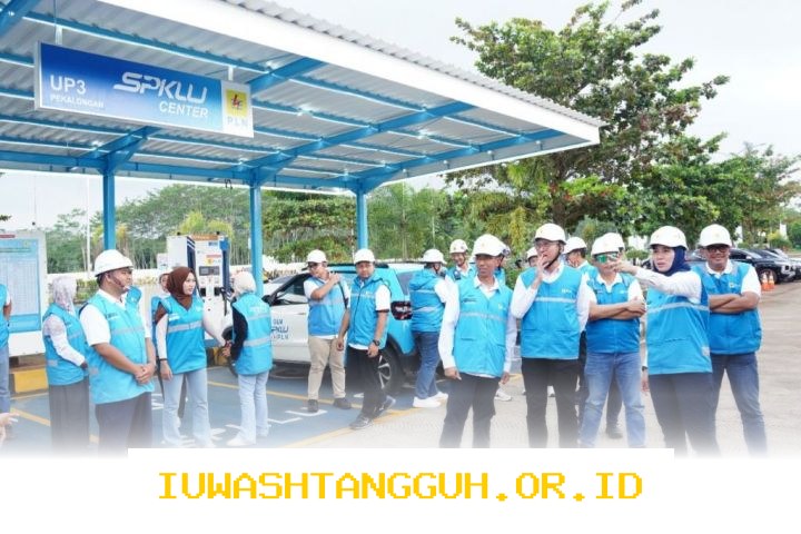 PLN Bangun SPKLU Center di Kawasan Trans Jawa dan Lokasi Strategis Lainnya