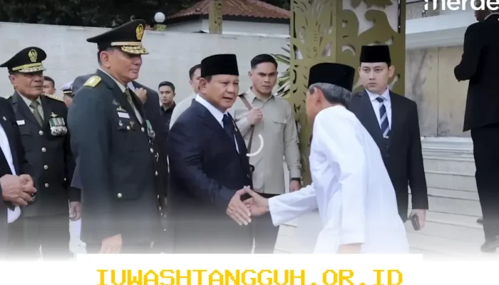 Presiden Prabowo Menangisi Kenangan Bersama Ajudan Setia Try Sutrisno di TMP Kalibata