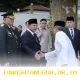 Presiden Prabowo Menangisi Kenangan Bersama Ajudan Setia Try Sutrisno di TMP Kalibata