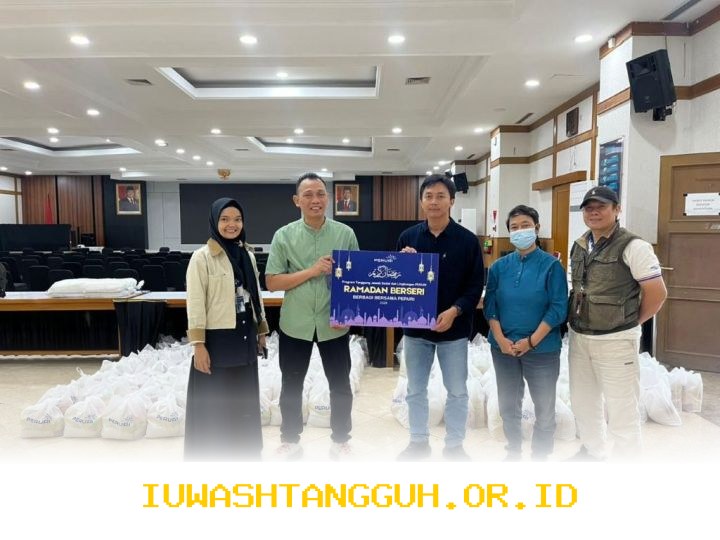 Program Bantuan Sembako Menjadi Penopang Kebutuhan Dasar Warga saat Bulan Ramadan