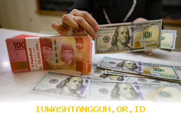 Rupiah Melemah 4 Poin Saat Ditutup di Level Rp16.872