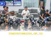 Seskab Teddy Bantah Isu MBG Pangkas Program Pendidikan dan Anggaran 2026