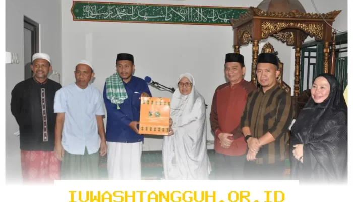 Warga Kelurahan Tipo Memberikan Sambutan Hangat Kepada Sekda Irmayanti Pettalolo dalam Safari Ramadan Pemkot Palu