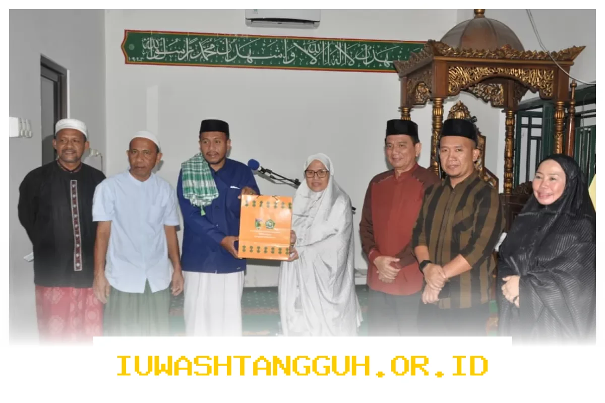 Warga Kelurahan Tipo Memberikan Sambutan Hangat Kepada Sekda Irmayanti Pettalolo dalam Safari Ramadan Pemkot Palu
