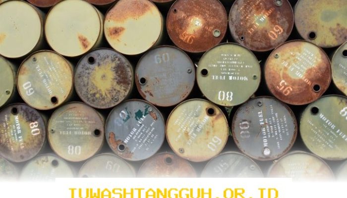 Harga Minyak Dunia Naik Signifikan, Brent Naik 7 Persen dan WTI Capai Level USD110 per Barel di Tahun 2026