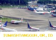 Kemenhub Batasi Kenaikan Tarif Pesawat Hingga 13 Persen pada 2026 Mendatang