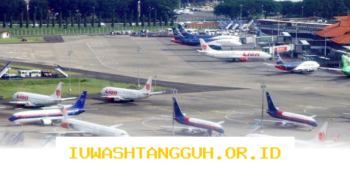 Kemenhub Batasi Kenaikan Tarif Pesawat Hingga 13 Persen pada 2026 Mendatang
