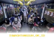 Komisi V DPR Desak Pemerintah Tingkatkan Transportasi Umum untuk Kurangi Penggunaan BBM pada Tahun 2026