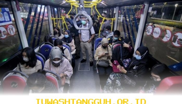 Komisi V DPR Desak Pemerintah Tingkatkan Transportasi Umum untuk Kurangi Penggunaan BBM pada Tahun 2026
