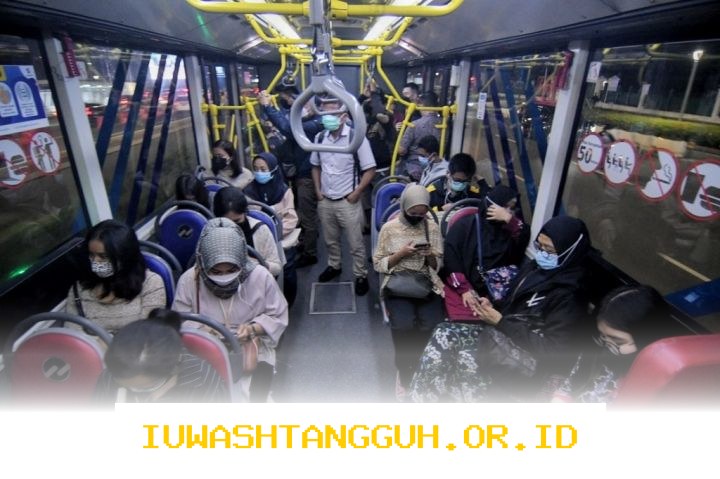 Komisi V DPR Desak Pemerintah Tingkatkan Transportasi Umum untuk Kurangi Penggunaan BBM pada Tahun 2026