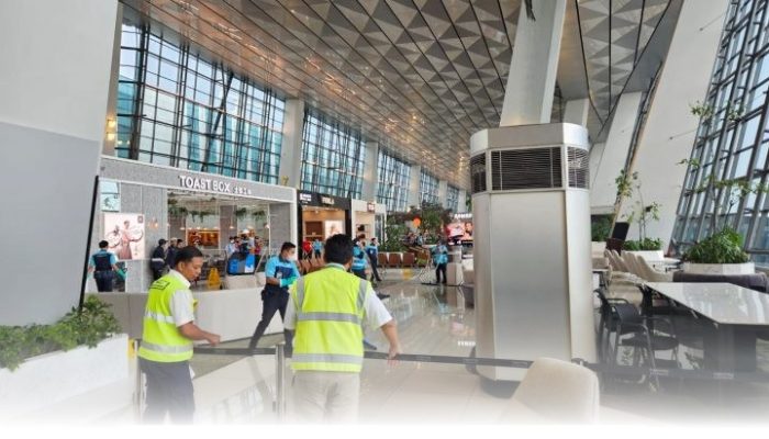 Tim Respons Cepat Lakukan Pembersihan Atap Terminal 3 Bandara Soetta Usai Kerusakan 2026